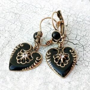 Vintage Style Black Heart Drop 
Earrings Gold Tone Boho Romantic